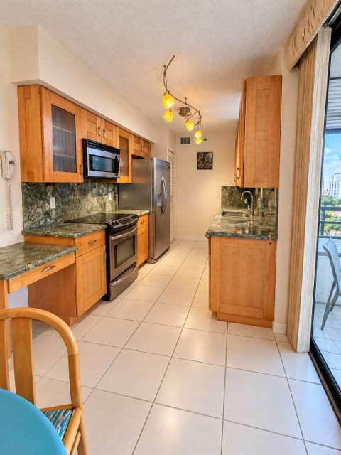7153 Promenade Drive #702, Boca Raton FL - photo 7 of 12
