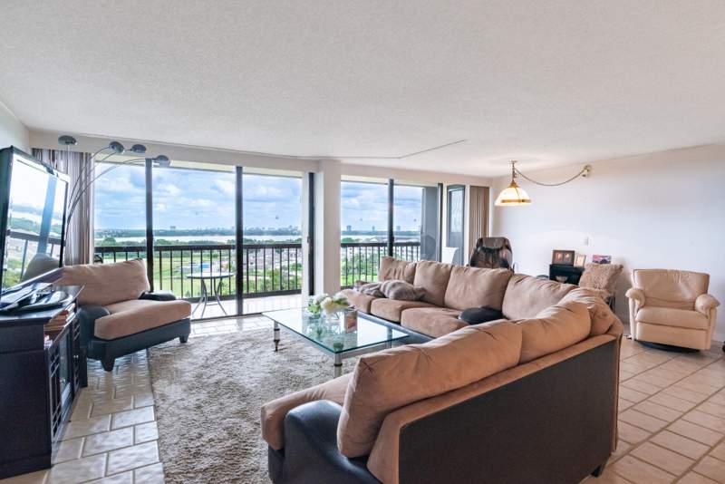 2 bedroom Condominium at 2480 Presidential Way #1103, Lands of the President / Envoy Condo, West Palm Beach — photo 5