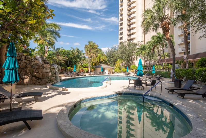 2 bedroom Condominium at 2480 Presidential Way #1103, Lands of the President / Envoy Condo, West Palm Beach — photo 2