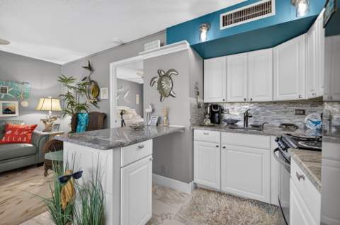 1200 Colonnades Drive #207, Fort Pierce FL - photo 9 of 22