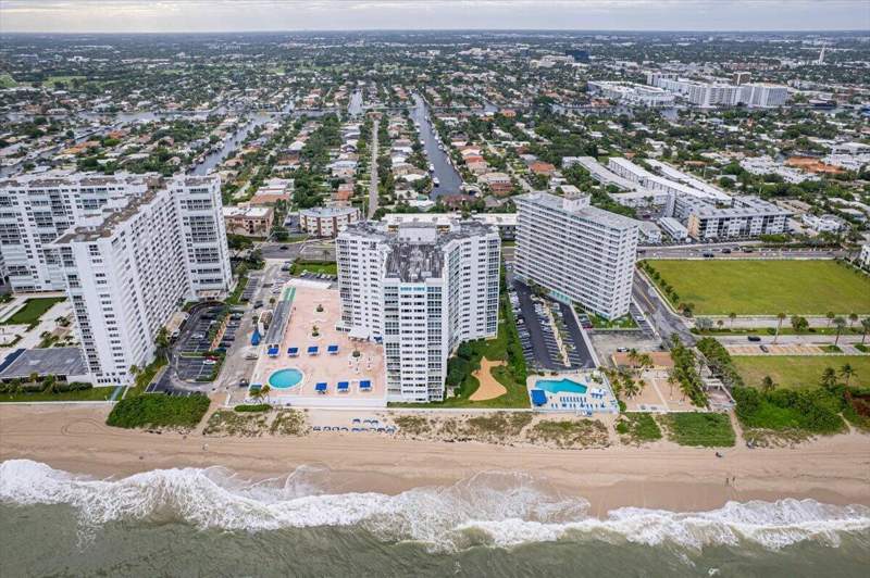 2 bedroom Condominium at 3900 N Ocean Drive #2D, Fountainhead Condo, Lauderdale-By-The-Sea — photo 3