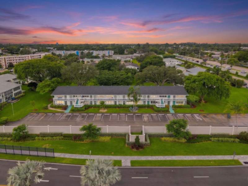 1 bedroom Condominium at 16 Westbury A Circle #16, Westbury A Condo, Deerfield Beach — photo 2