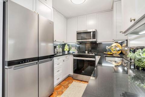 401 Peruvian Avenue #1040, Palm Beach FL - photo 9 of 17
