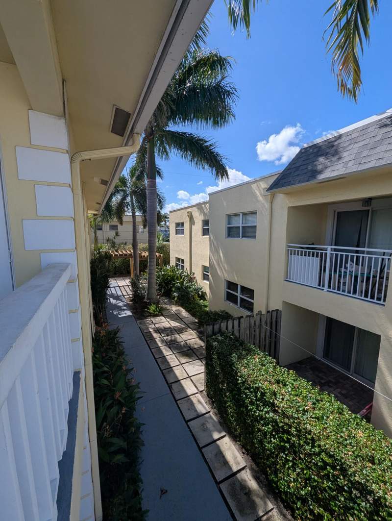 1 bedroom Condominium at 2120 NE 42nd Court #5, Gardens At Lighthouse Point, Lighthouse Point — photo 2