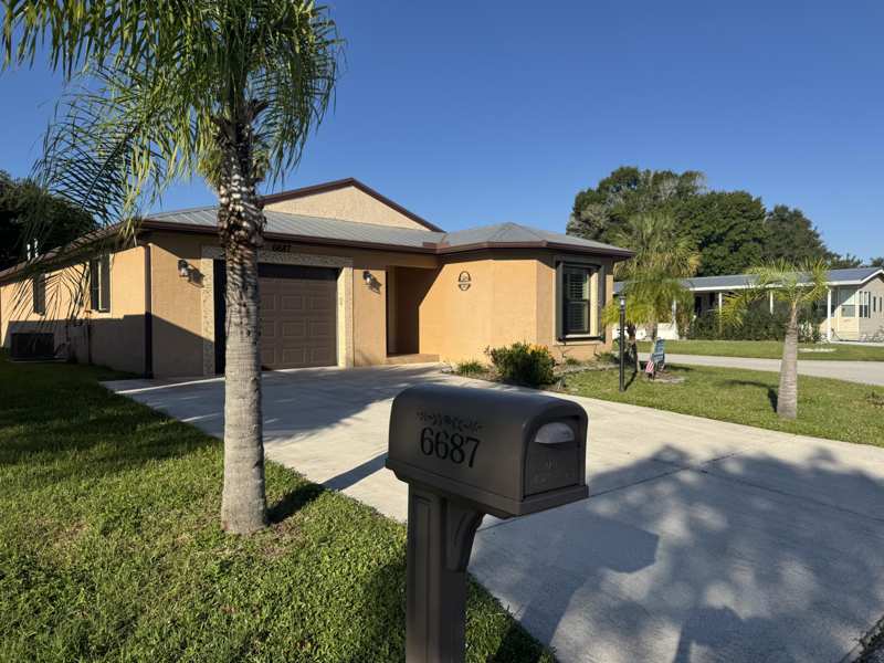 3 bedroom Single Family Residence at 6687 Lila Court, Spanish Lakes Fairways Leasehold Estates, Fort Pierce — photo 1