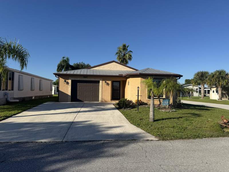 3 bedroom Single Family Residence at 6687 Lila Court, Spanish Lakes Fairways Leasehold Estates, Fort Pierce — photo 2