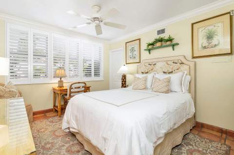 401 Peruvian Avenue #1050, Palm Beach FL - photo 7 of 17
