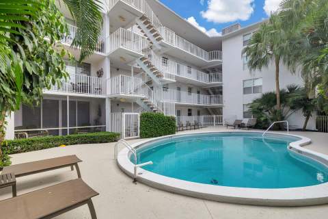 401 Peruvian Avenue #1050, Palm Beach FL - photo 12 of 17
