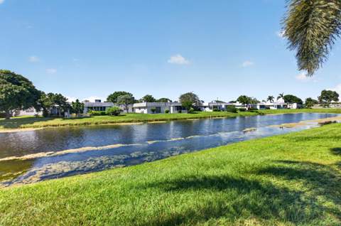 152 Valencia G Boulevard, Delray Beach FL - photo 6 of 33