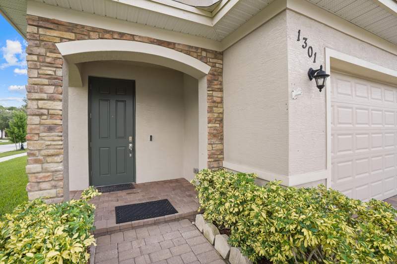 4 bedroom Single Family Residence at 1301 NW Fiorenza Court, Vizcaya Falls Plat 1, Port St. Lucie — photo 4