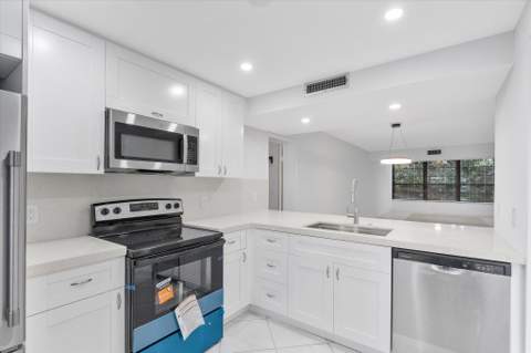 1528 Whitehall Drive #306, Davie FL - photo 7 of 16
