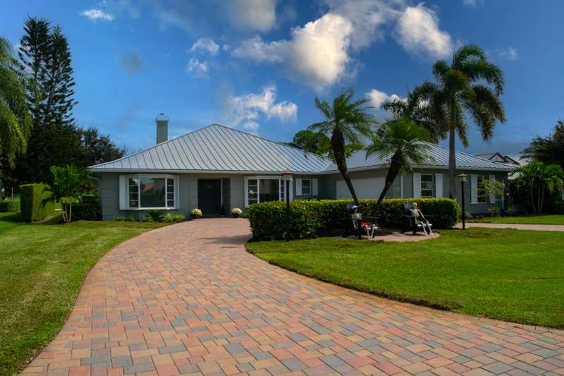 3 bedroom Single Family Residence at 3523 SE Fairway, Yacht & Country Club Of Stuart, Stuart — photo 1