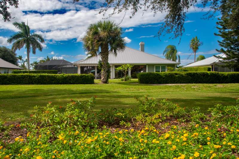 3 bedroom Single Family Residence at 3523 SE Fairway, Yacht & Country Club Of Stuart, Stuart — photo 2