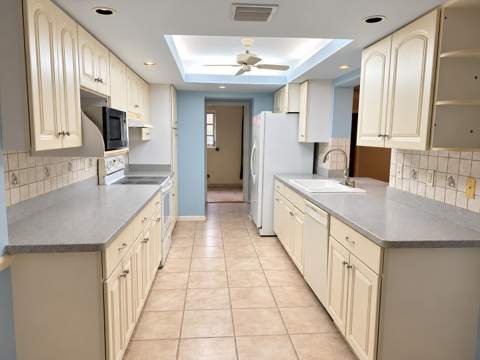 1025 SE 14th Street, Deerfield Beach FL - photo 8 of 15