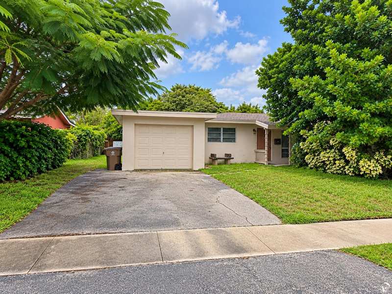 4 bedroom Single Family Residence at 1025 SE 14th Street, Floresta Estates, Deerfield Beach — photo 1