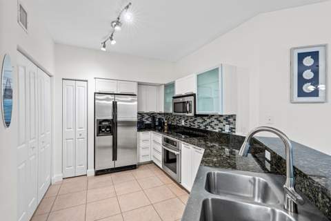 225 NE 1st Street #214, Delray Beach FL - photo 11 of 27
