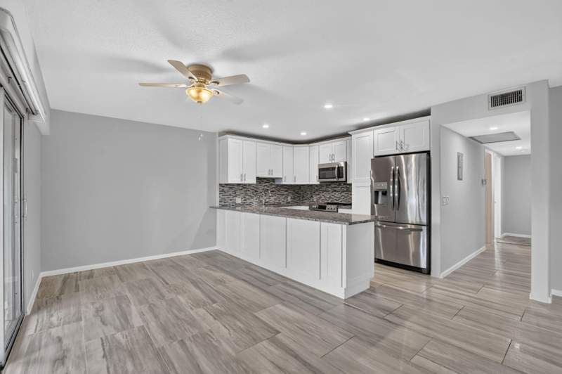 1 bedroom Condominium at 204 Dorset, Dorset At Century Village Condo, Boca Raton — photo 3