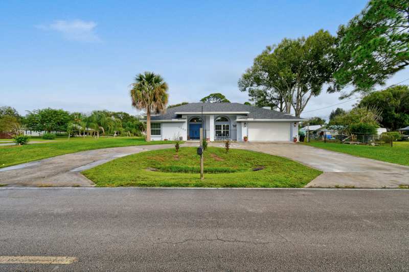 3 bedroom Single Family Residence at 6508 Kings Highway, Lakewood Park Unit 9, Fort Pierce — photo 1