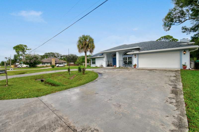 3 bedroom Single Family Residence at 6508 Kings Highway, Lakewood Park Unit 9, Fort Pierce — photo 3