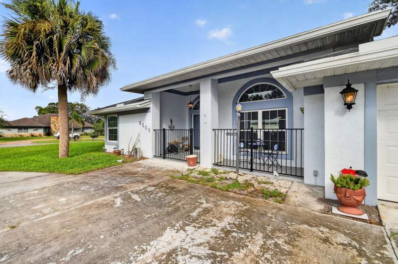 3 bedroom Single Family Residence at 6508 Kings Highway, Lakewood Park Unit 9, Fort Pierce — photo 4