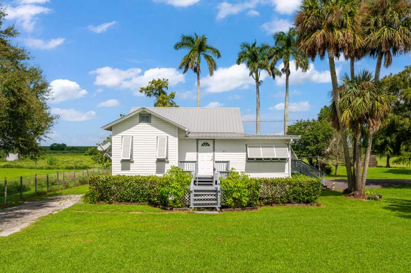 3 bedroom Single Family Residence at 37 E Corkscrew Boulevard, S/D Of 1-44-35, Clewiston — photo 2