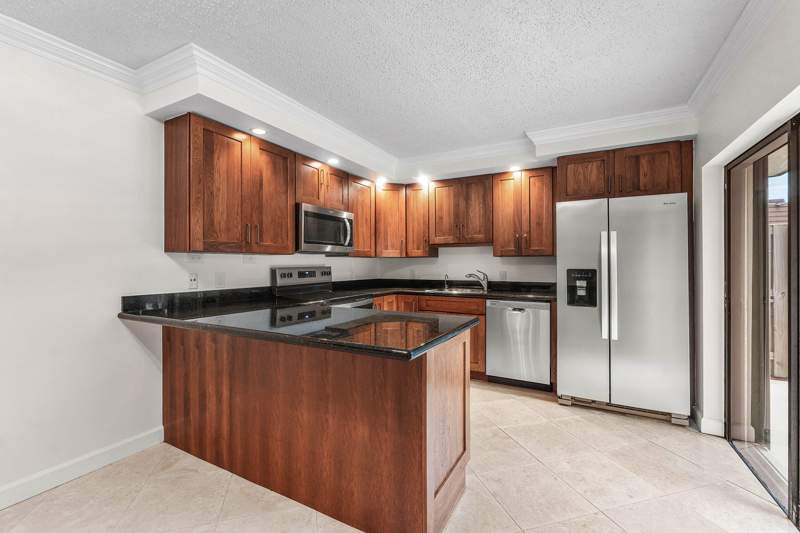 3 bedroom Townhouse at 1202 12th Lane, Garden Lakes And Garden Square Shops, Palm Beach Gardens — photo 2