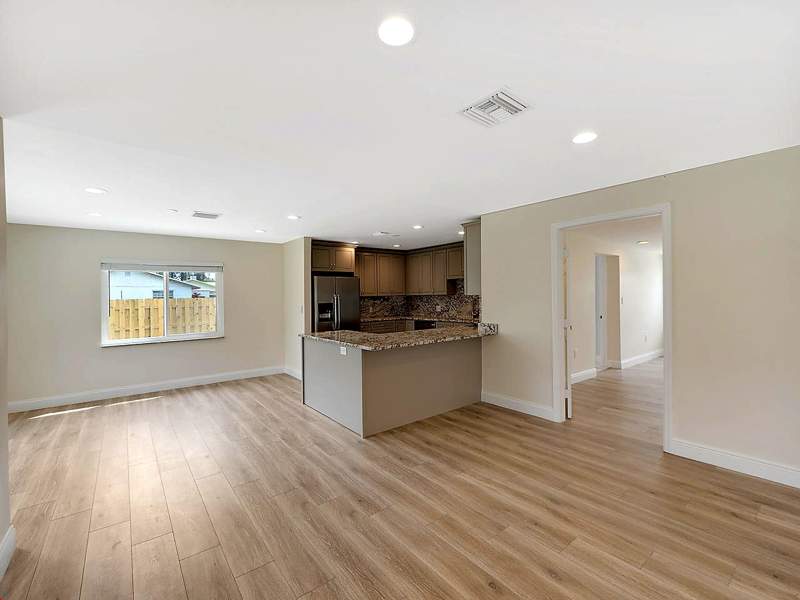 4 bedroom Single Family Residence at 976 SW 37th Street, Palm City Gardens, Palm City — photo 3