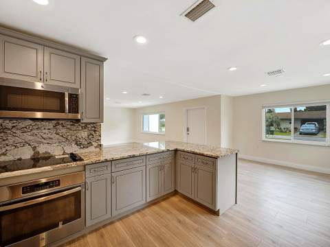 976 SW 37th Street, Palm City FL - photo 7 of 12