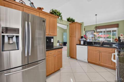 7390 Lake Meadow Way #202, Boynton Beach FL - photo 8 of 40