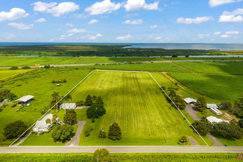 3 bedroom Single Family Residence at 37 E Corkscrew Boulevard, S/D Of 1-44-35, Clewiston — photo 1