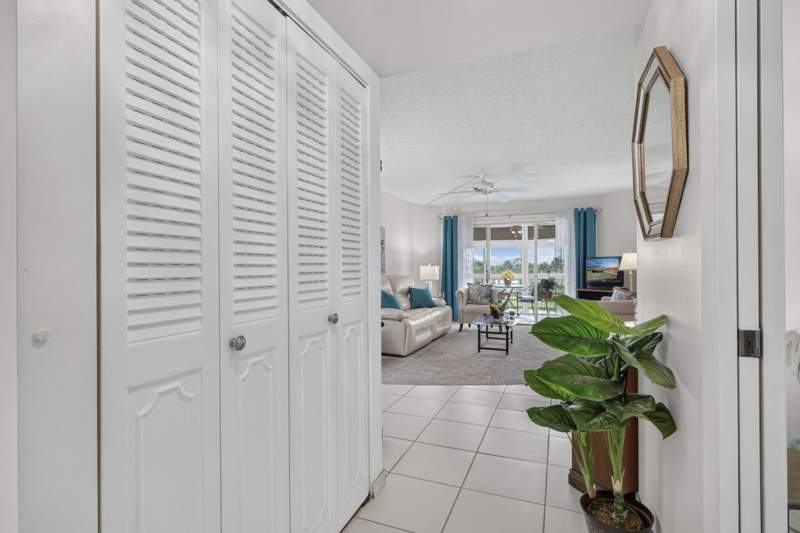 2 bedroom Condominium at 3959 Via Poinciana #506, Poinciana Place Condo 1,2,8 And 9, Lake Worth — photo 3