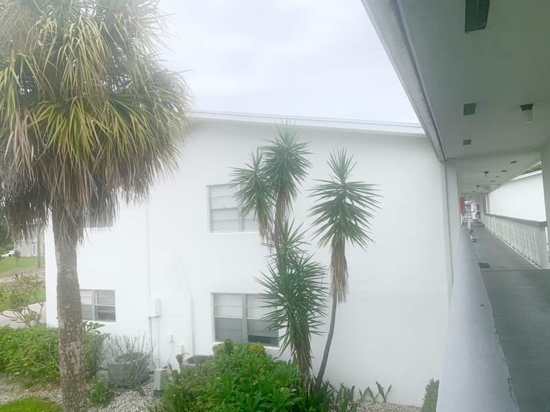 1 bedroom Condominium at 137 Coventry F, Century Village, West Palm Beach — photo 3