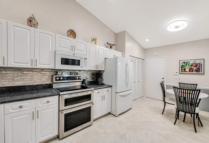 2 bedroom Villa at 7569 Island Breeze Terrace, Palm Isles I, II And III Condos, Boynton Beach — photo 4