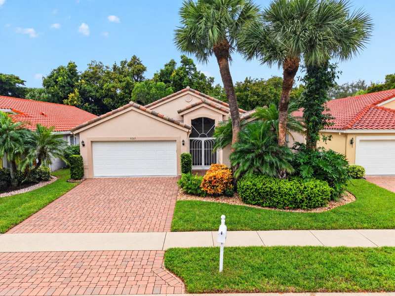 3 bedroom Single Family Residence at 5257 Glenville Drive, Cascade Lakes Lester Pud 4, Boynton Beach — photo 1