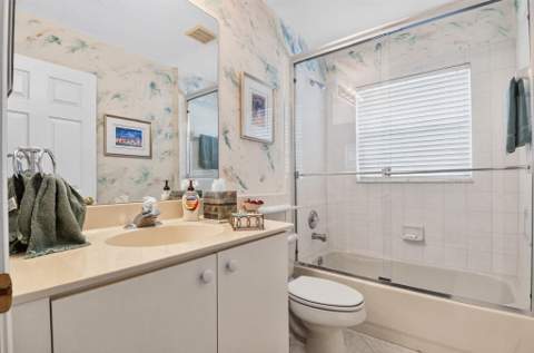5257 Glenville Drive, Boynton Beach FL - photo 15 of 57