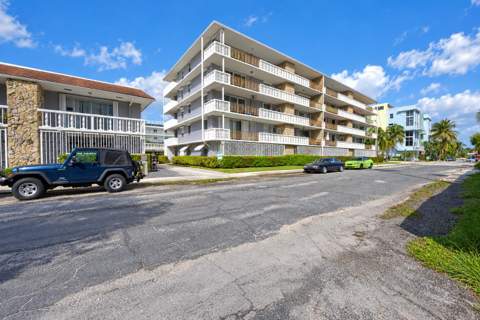 1 S Lakeside Drive #C5, Lake Worth FL - photo 20 of 35