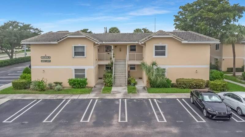 3 bedroom Condominium at 12269 Royal Palm Boulevard, Royal Garden Condo, Coral Springs — photo 2
