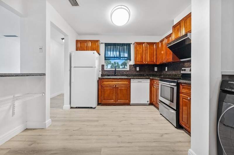 3 bedroom Condominium at 12269 Royal Palm Boulevard, Royal Garden Condo, Coral Springs — photo 3