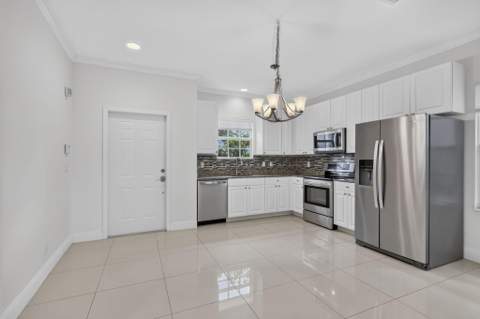 4216 Leo Lane #4F, Riviera Beach FL - photo 6 of 34