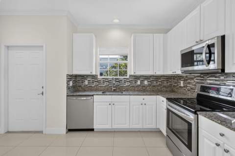 4216 Leo Lane #4F, Riviera Beach FL - photo 7 of 34