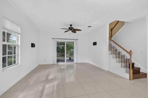 4216 Leo Lane #4F, Riviera Beach FL - photo 13 of 34