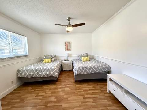 192 Stratford N, West Palm Beach FL - photo 9 of 30