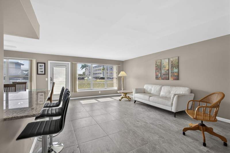 2 bedroom Condominium at 105 Greenbrier C, Greenbrier Condo, West Palm Beach — photo 3