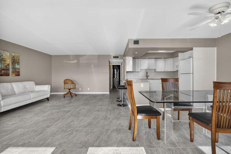 2 bedroom Condominium at 105 Greenbrier C, Greenbrier Condo, West Palm Beach — photo 5