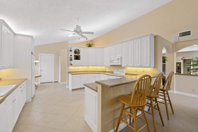 3 bedroom Single Family Residence at 17807 Crooked Oak Avenue, Pheasant Walk Sec 3, Boca Raton — photo 5