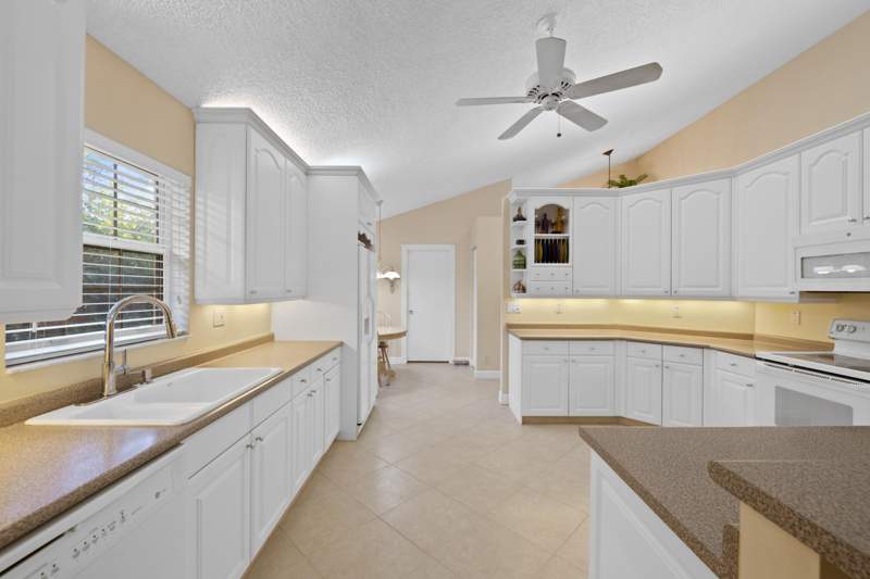 3 bedroom Single Family Residence at 17807 Crooked Oak Avenue, Pheasant Walk Sec 3, Boca Raton — photo 4