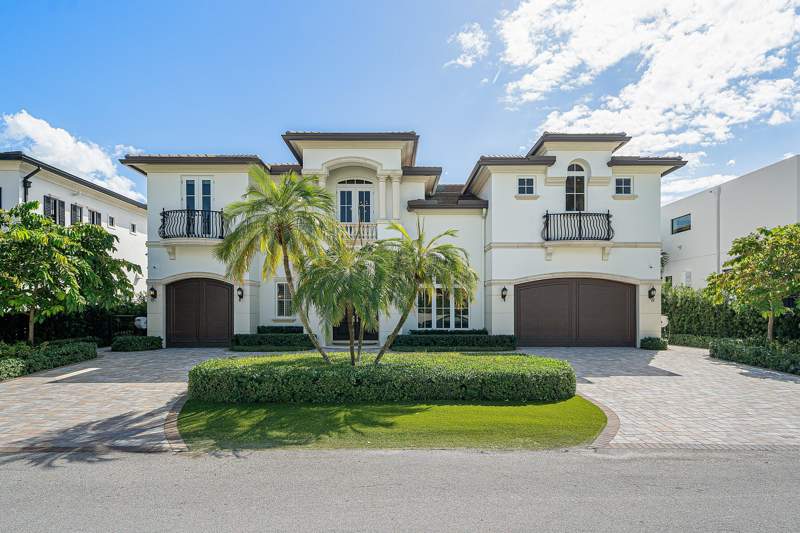 5 bedroom Single Family Residence at 540 Golden Harbour Drive, Golden Harbour Sec 2, Boca Raton — photo 3