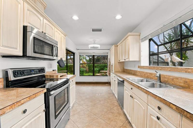 2 bedroom Single Family Residence at 6755 Lago Vista Terrace, Pradera Of Via Verde Ph 1 Replat, Boca Raton — photo 2
