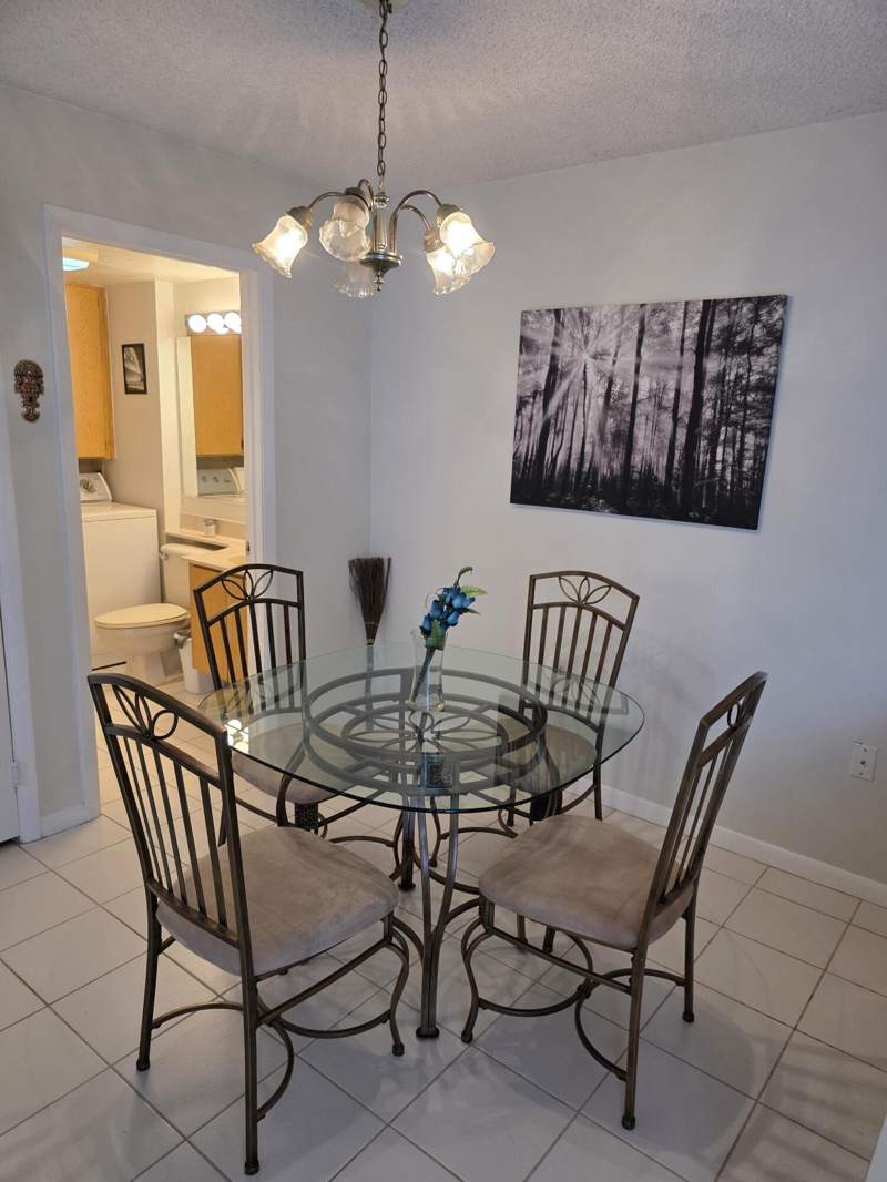 2 bedroom Townhouse at 5126 51st Way, Village Of Sandalwood Lakes South, West Palm Beach — photo 4