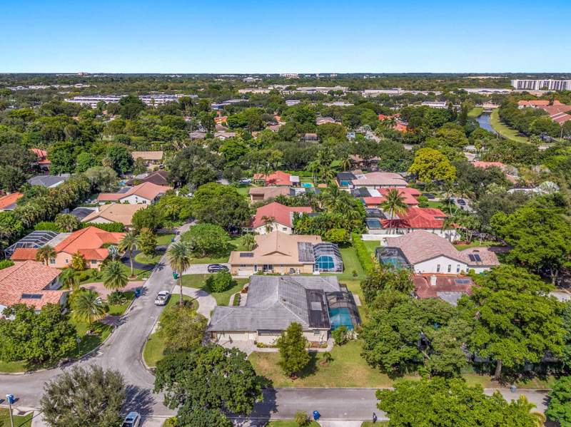 5 bedroom Single Family Residence at 213 NW 94th Way, Shadow Wood, Coral Springs — photo 5